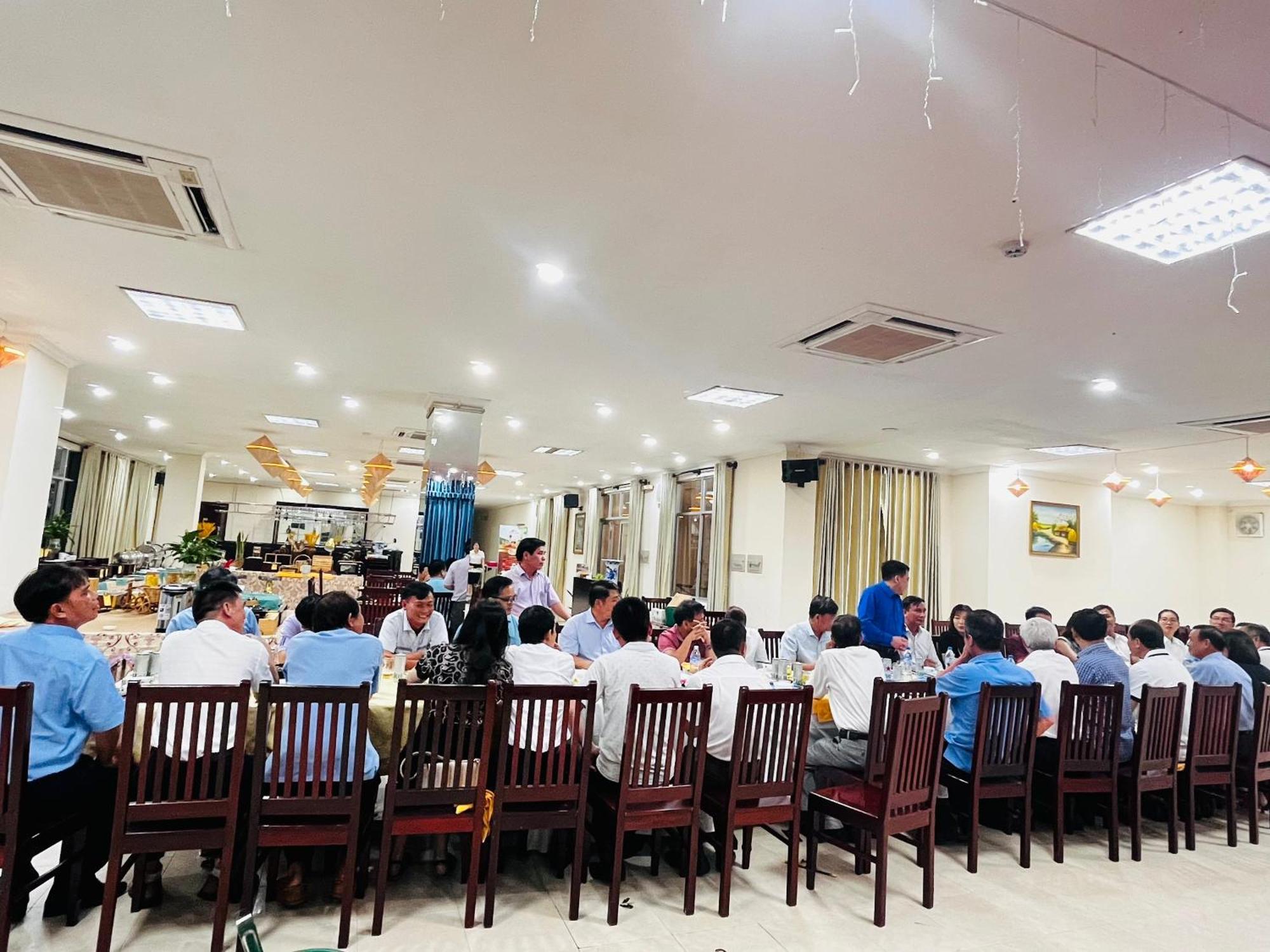 Khach San Hung Vuong Quang Ngai Hotell Exteriör bild