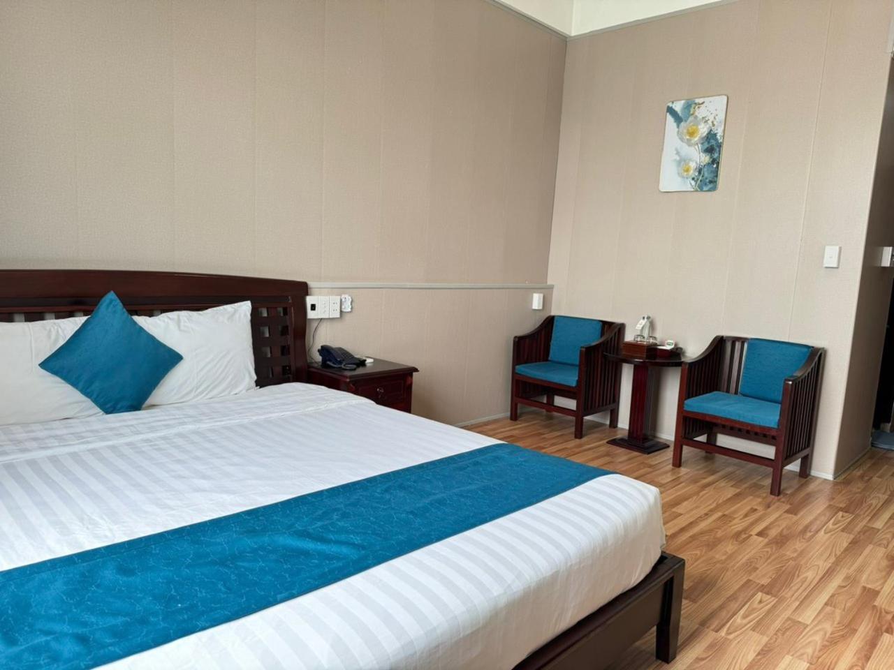 Khach San Hung Vuong Quang Ngai Hotell Exteriör bild