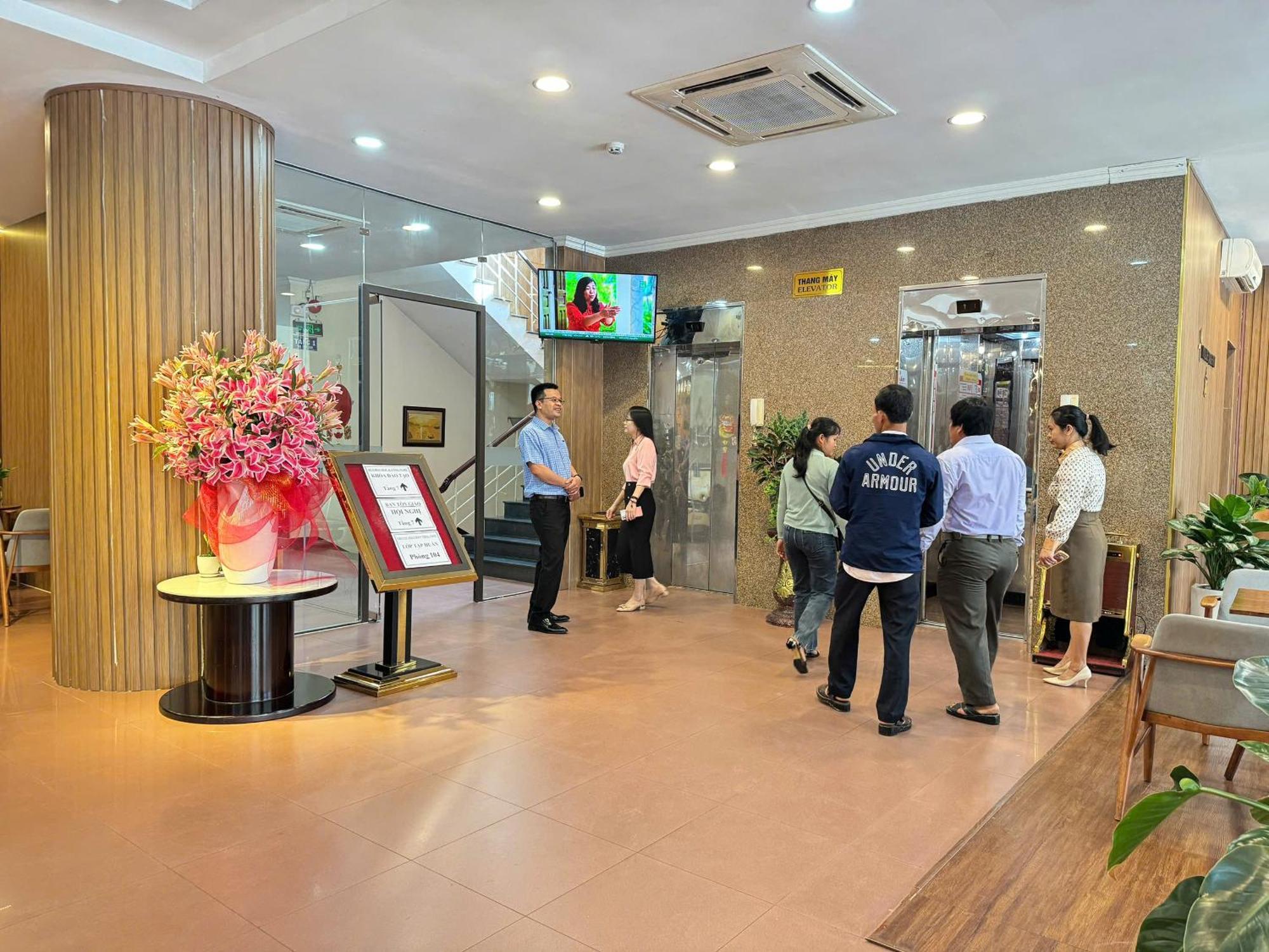 Khach San Hung Vuong Quang Ngai Hotell Exteriör bild