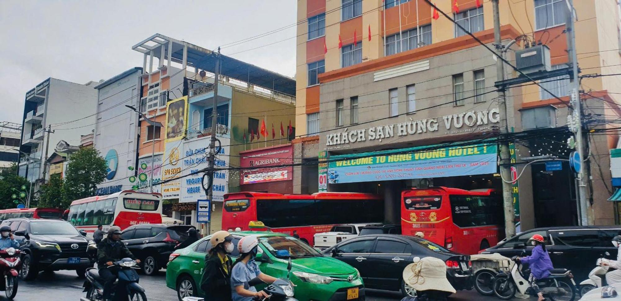 Khach San Hung Vuong Quang Ngai Hotell Exteriör bild