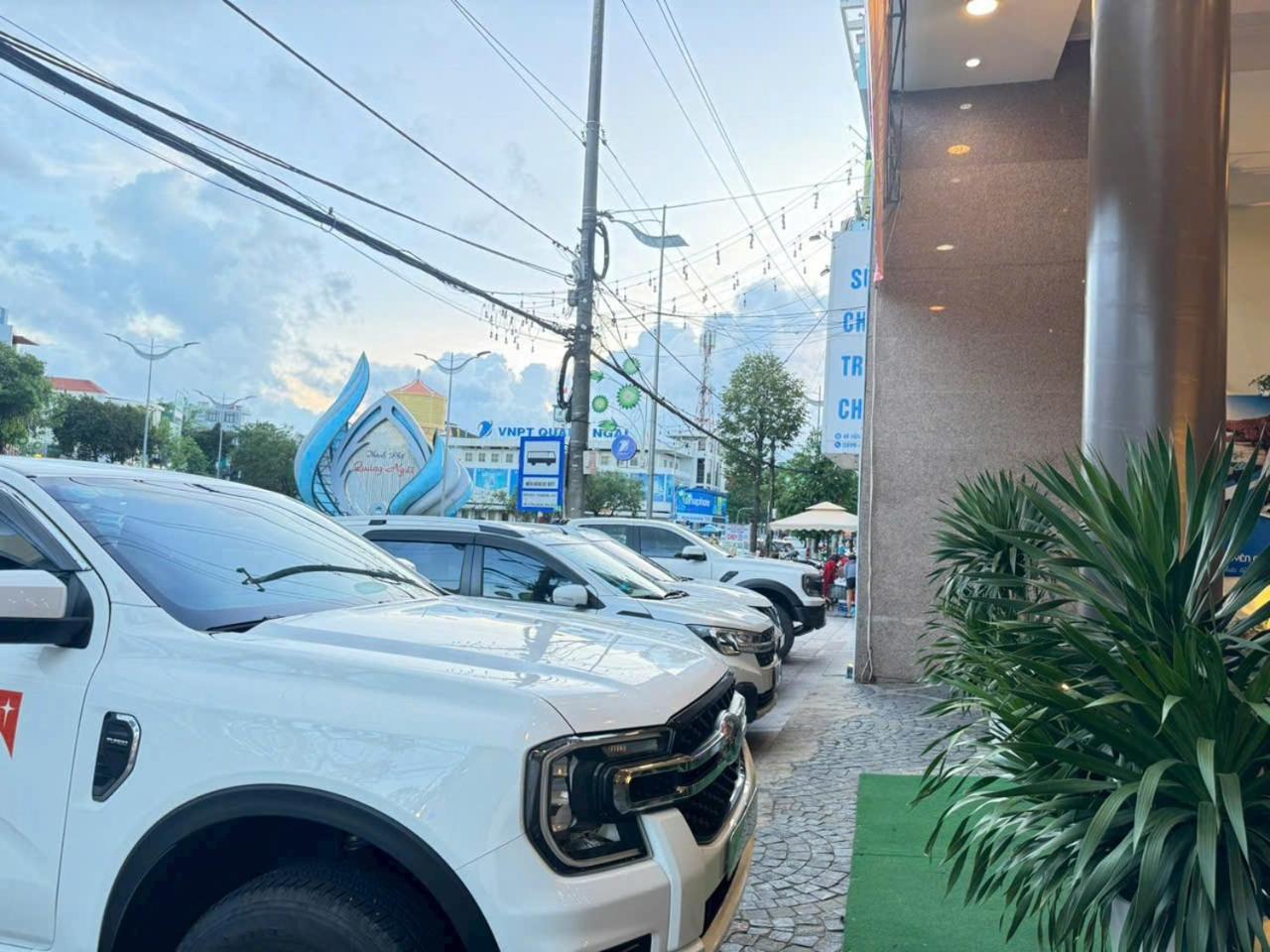 Khach San Hung Vuong Quang Ngai Hotell Exteriör bild