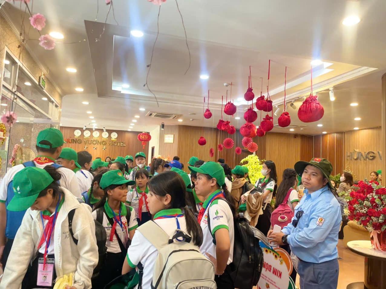 Khach San Hung Vuong Quang Ngai Hotell Exteriör bild