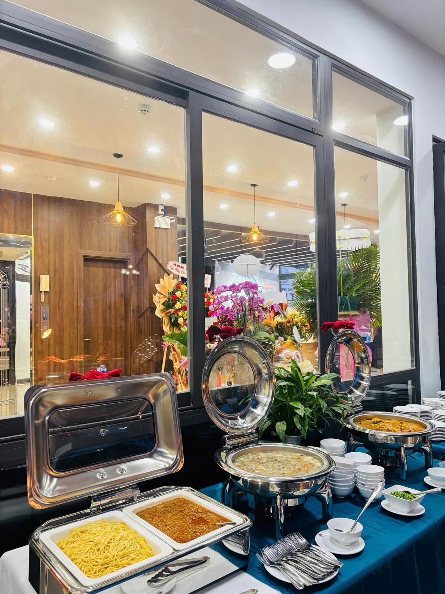 Khach San Hung Vuong Quang Ngai Hotell Exteriör bild